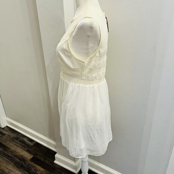 Banana USA Dress Womens Medium Fit Flare Sheet Top Off White Dress - Picture 3 of 5